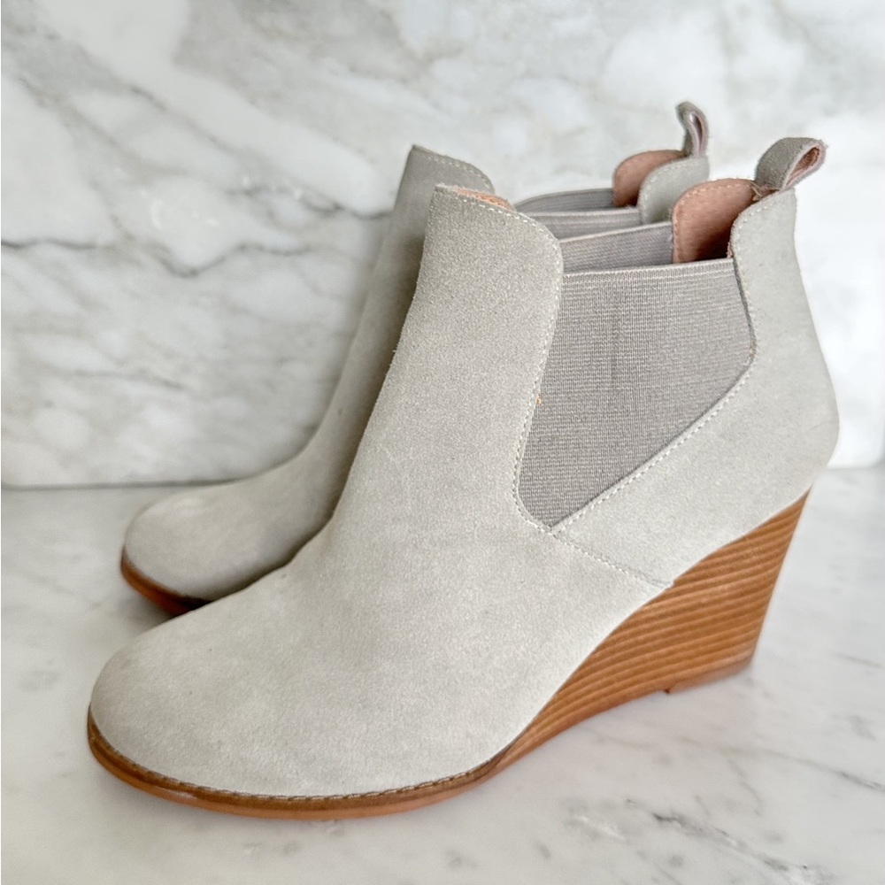 Lucky Gray Wedge Suede Boots Size 7 Like New
